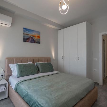 Esel Apartments Саранде Екстериор снимка