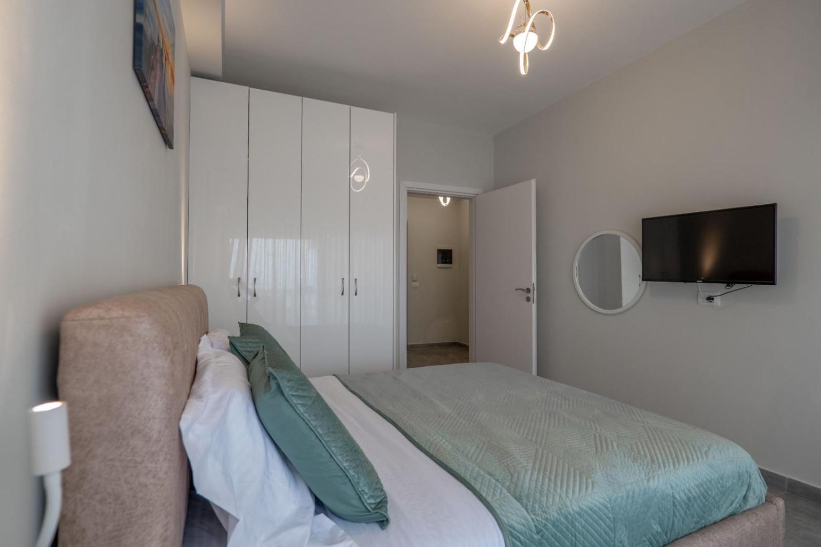 Esel Apartments Саранде Екстериор снимка