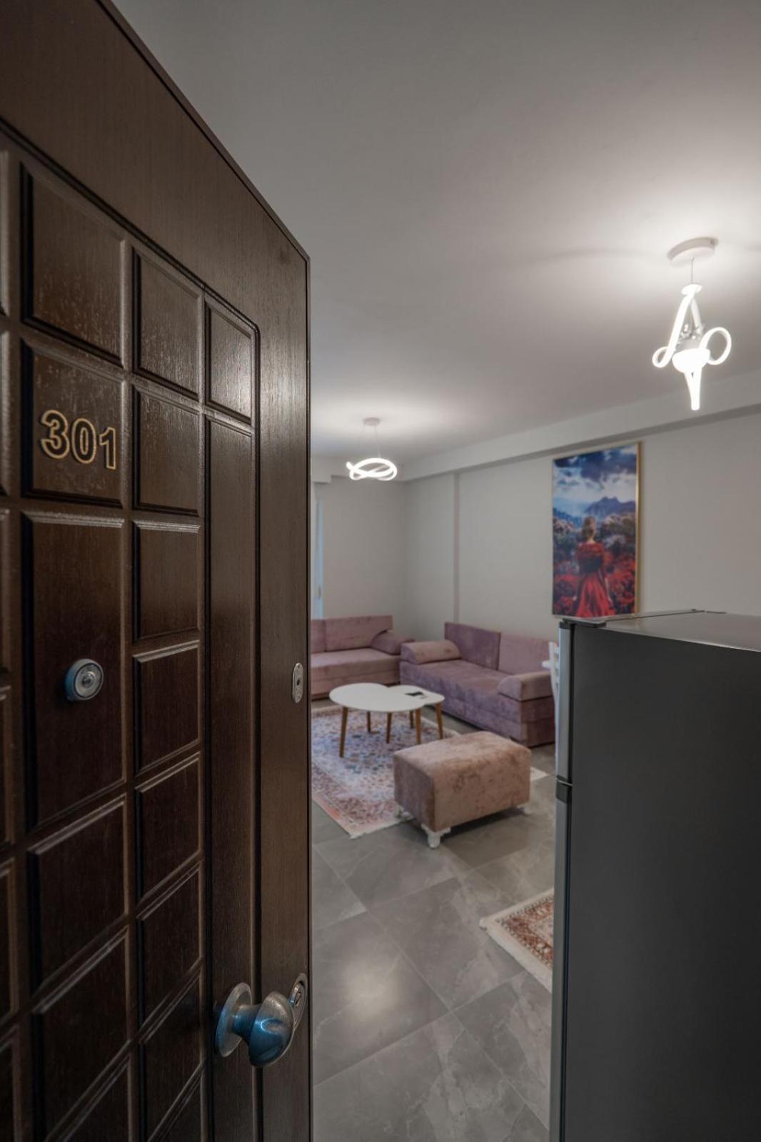 Esel Apartments Саранде Екстериор снимка
