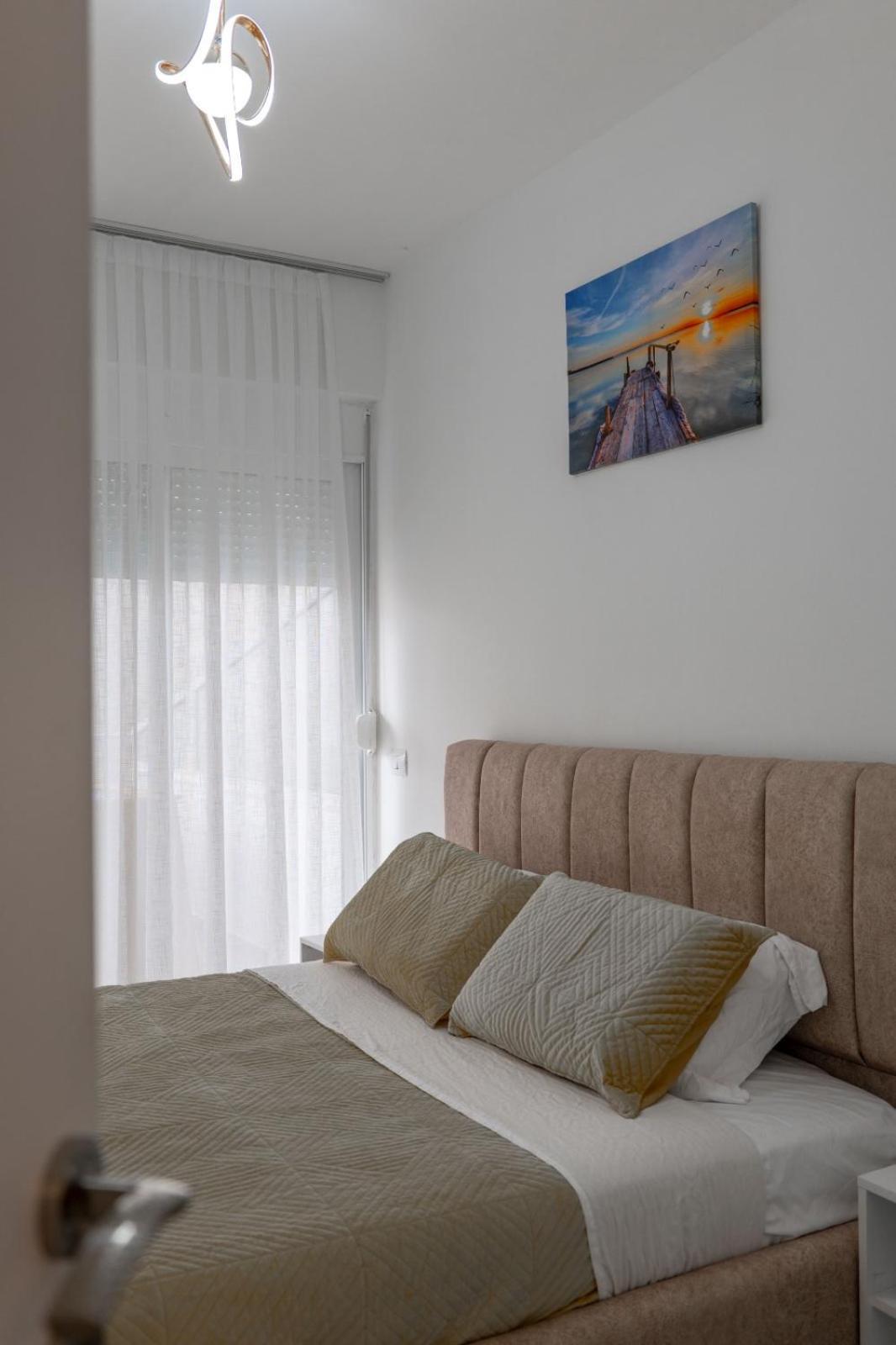 Esel Apartments Саранде Екстериор снимка