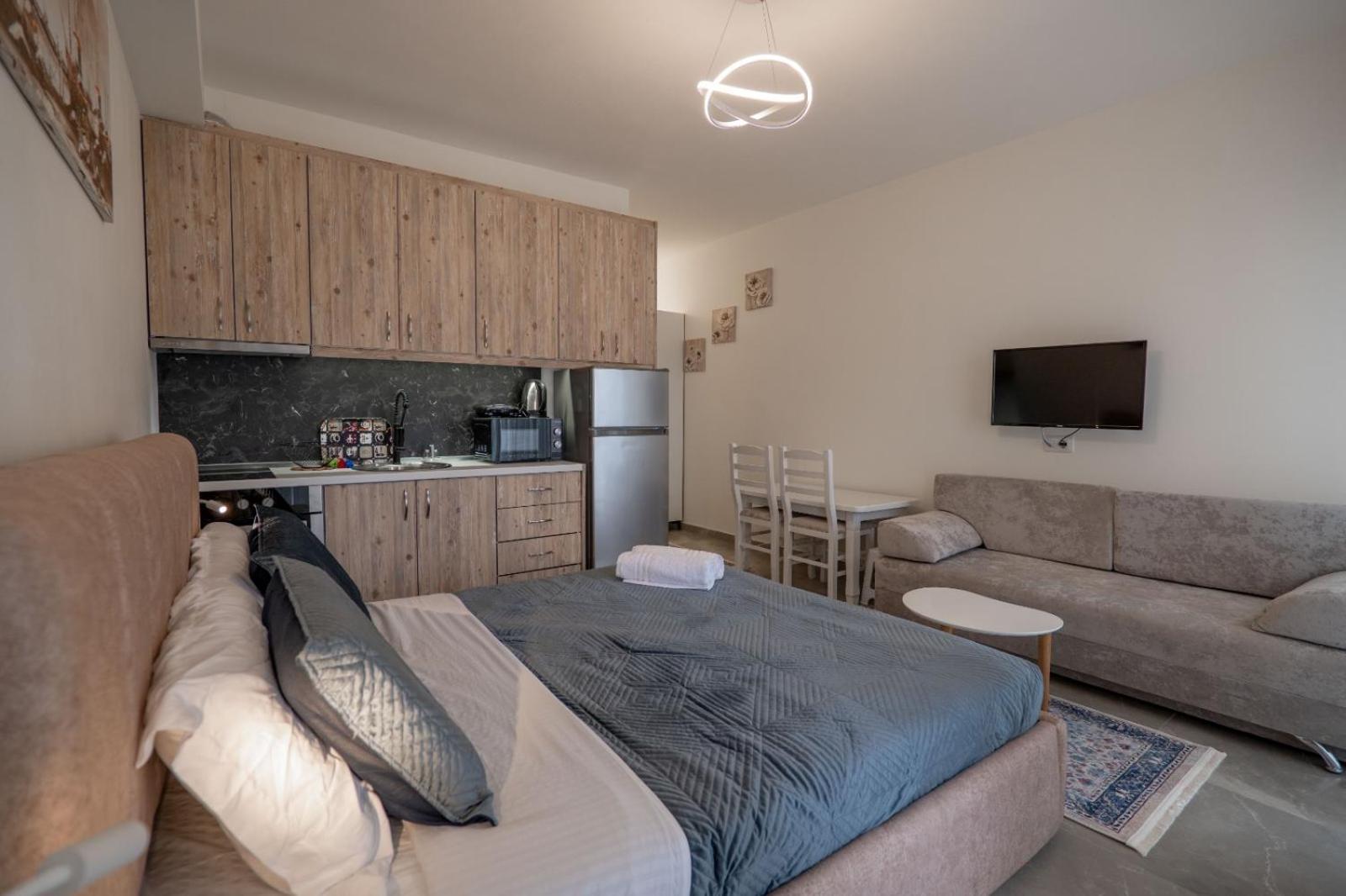 Esel Apartments Саранде Екстериор снимка