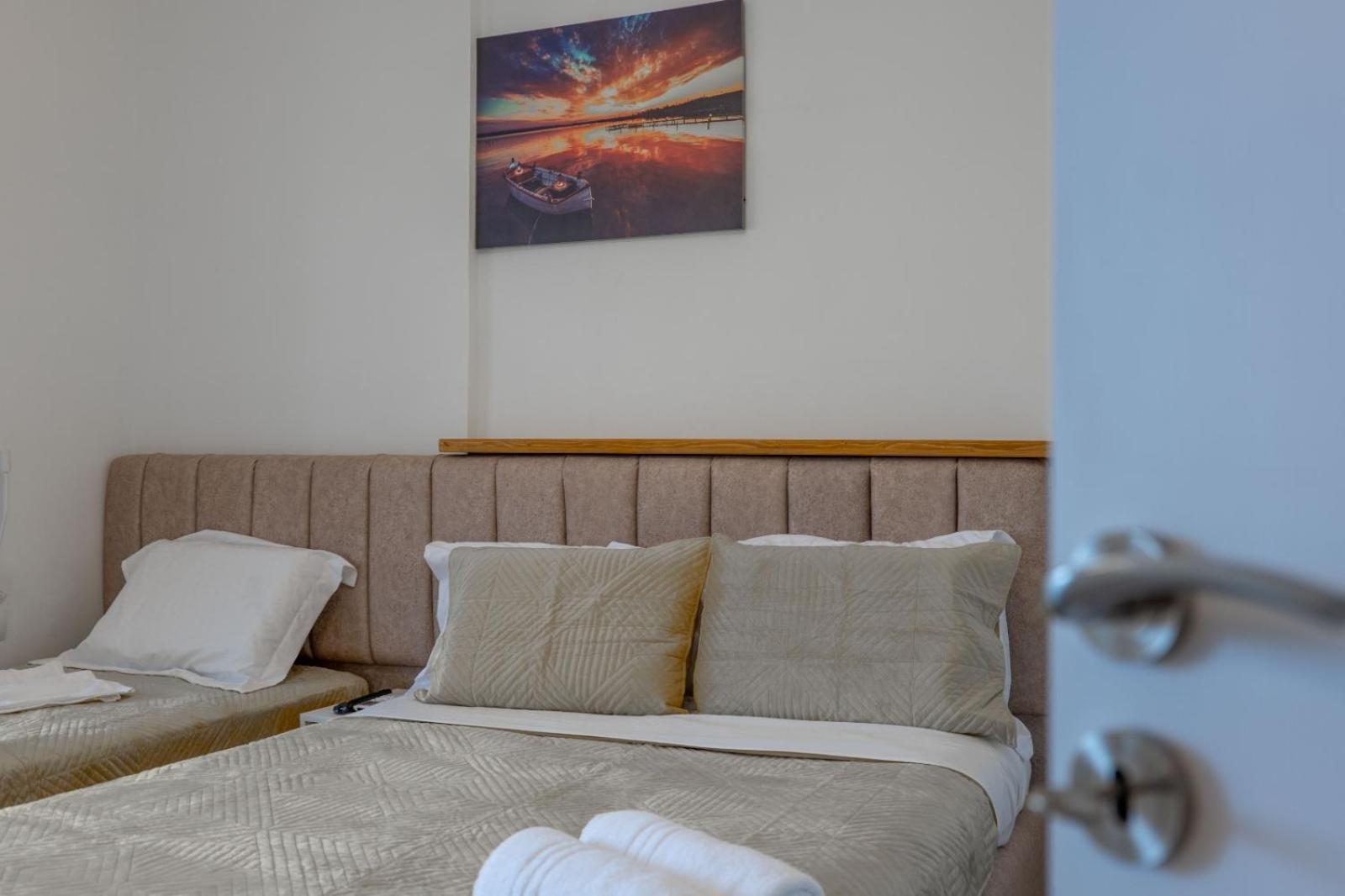 Esel Apartments Саранде Екстериор снимка