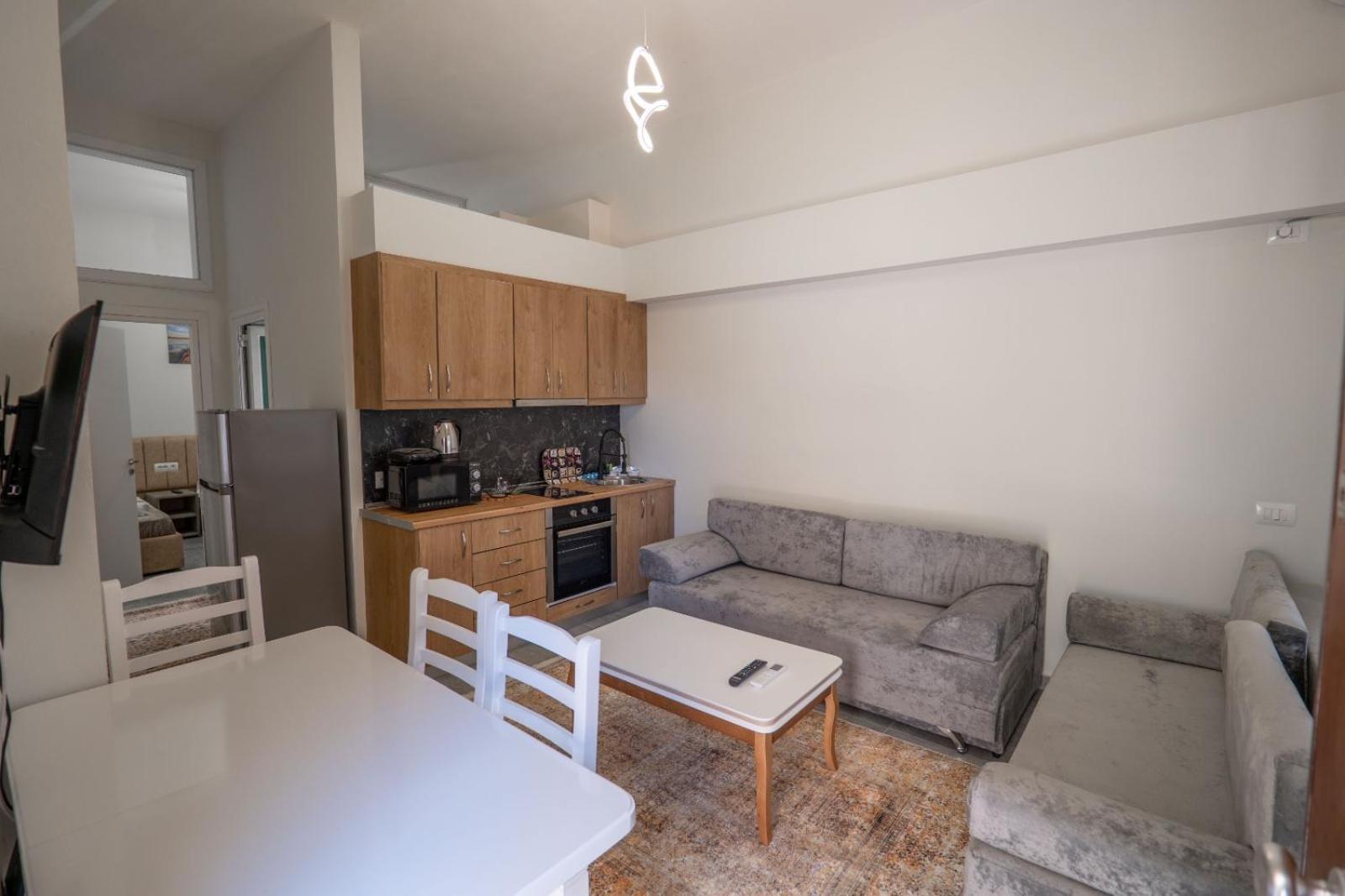 Esel Apartments Саранде Екстериор снимка