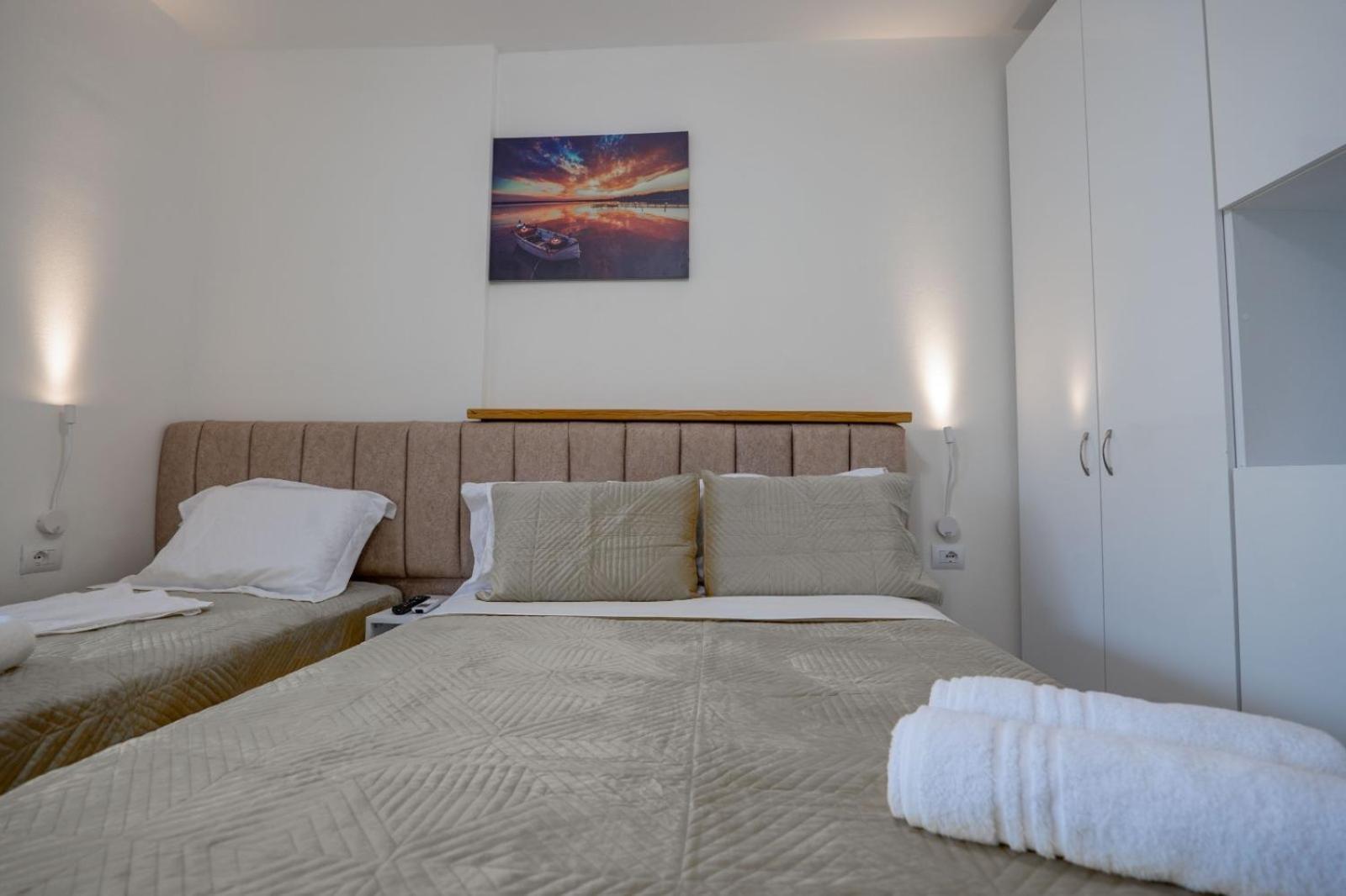 Esel Apartments Саранде Екстериор снимка