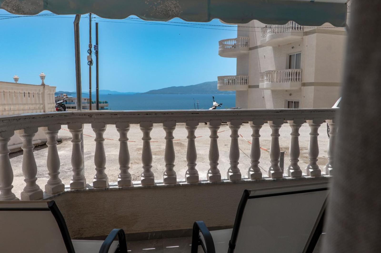 Esel Apartments Саранде Екстериор снимка