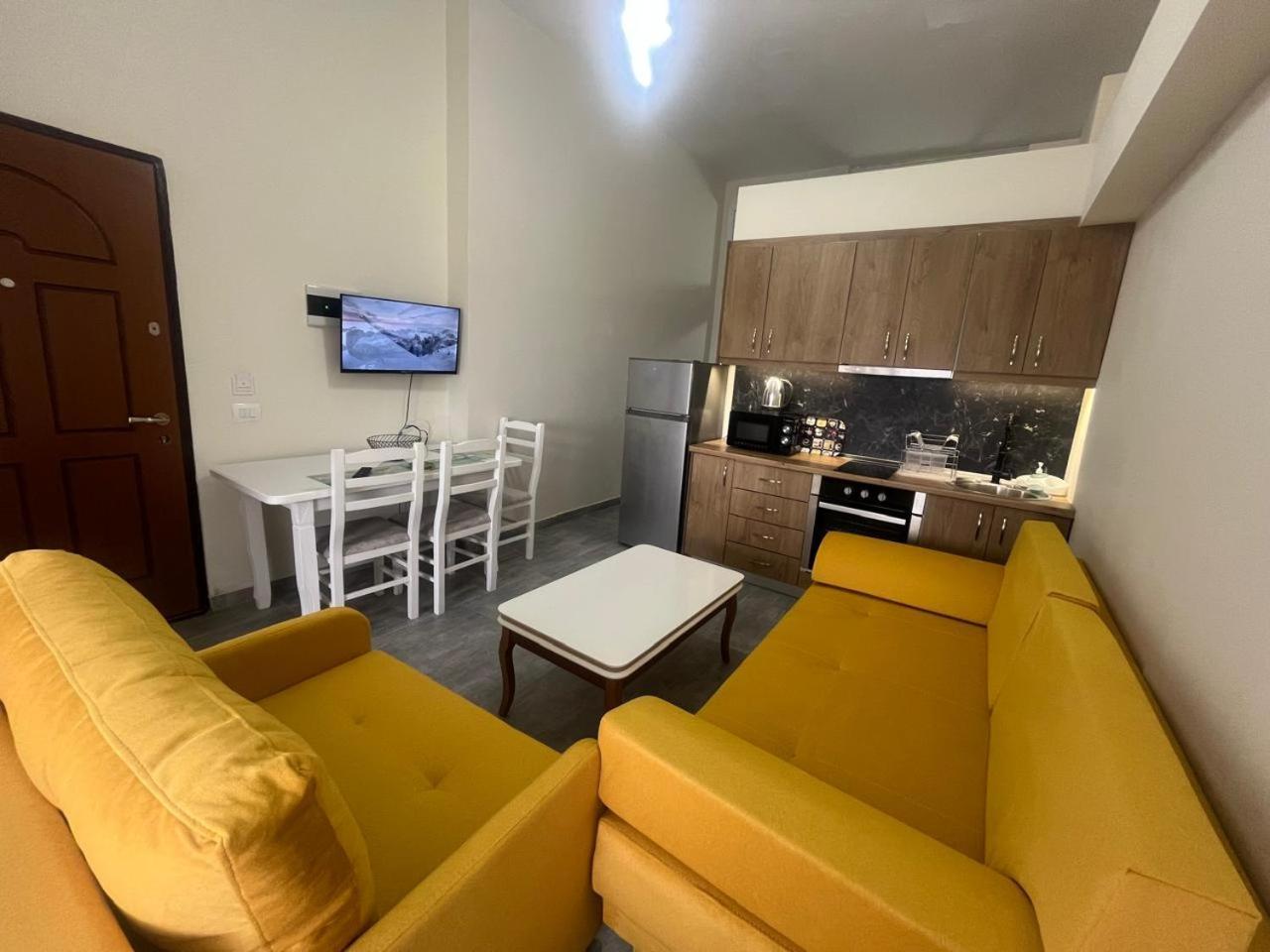 Esel Apartments Саранде Екстериор снимка
